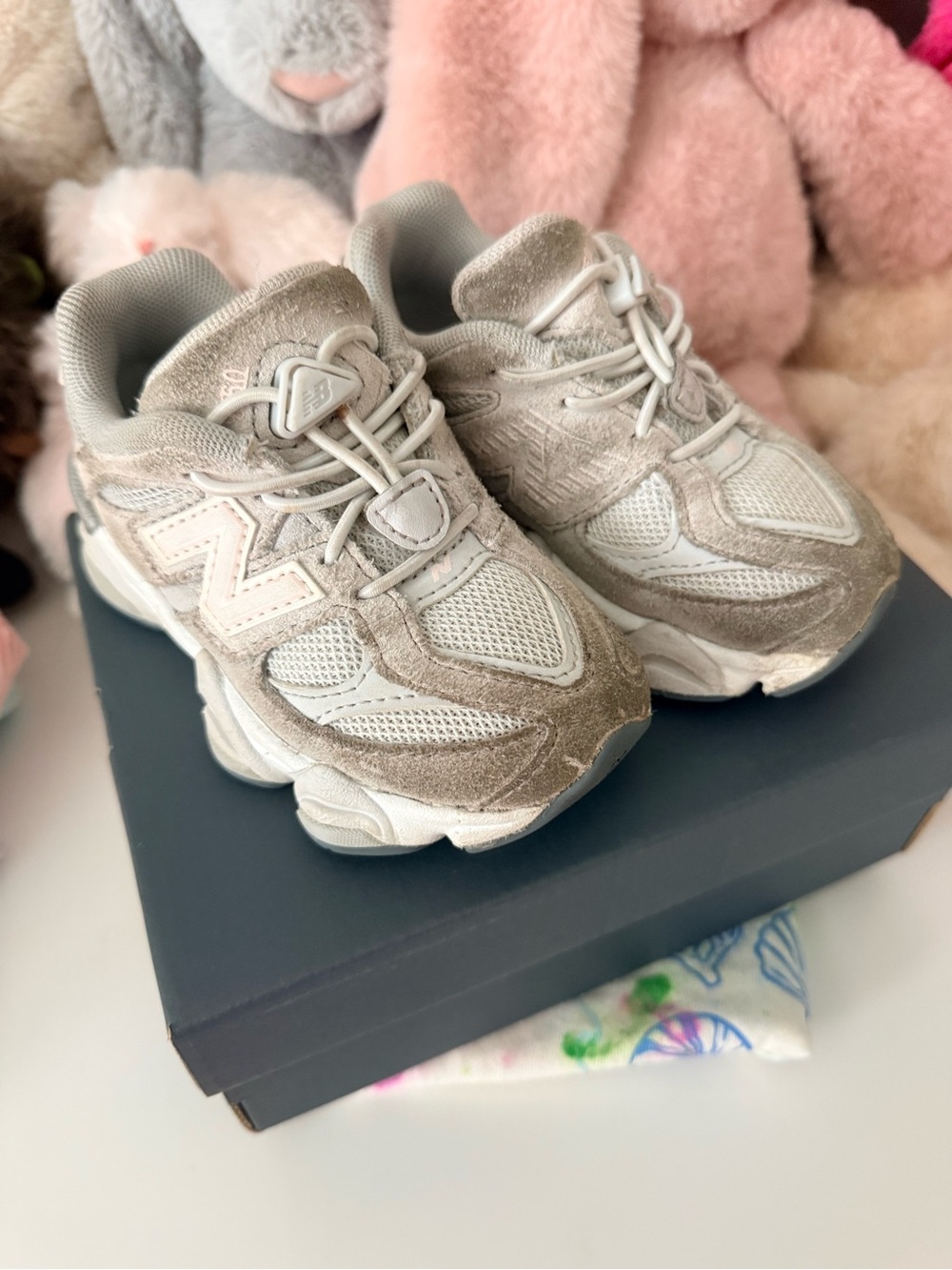 New Balance toddler' Gray Athletic Sneakers 9060
